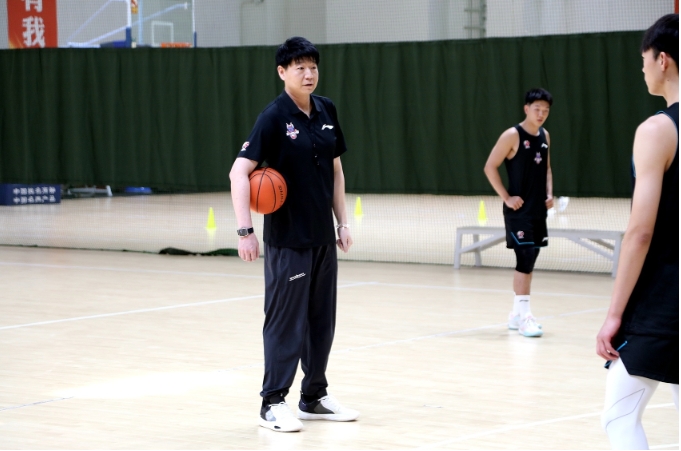 山东男篮：积极备战，磨合新阵